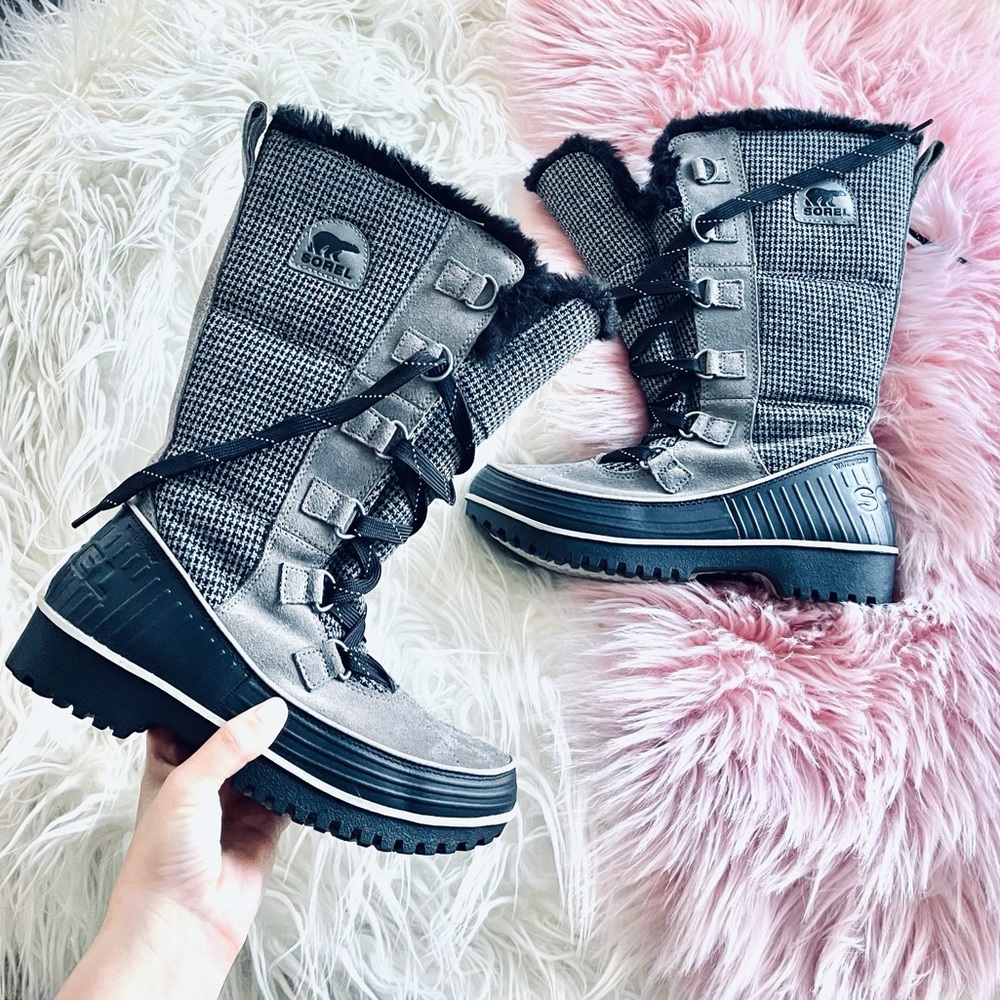 Sorel | Gray W/ Black Fur Waterproof Winter Boots